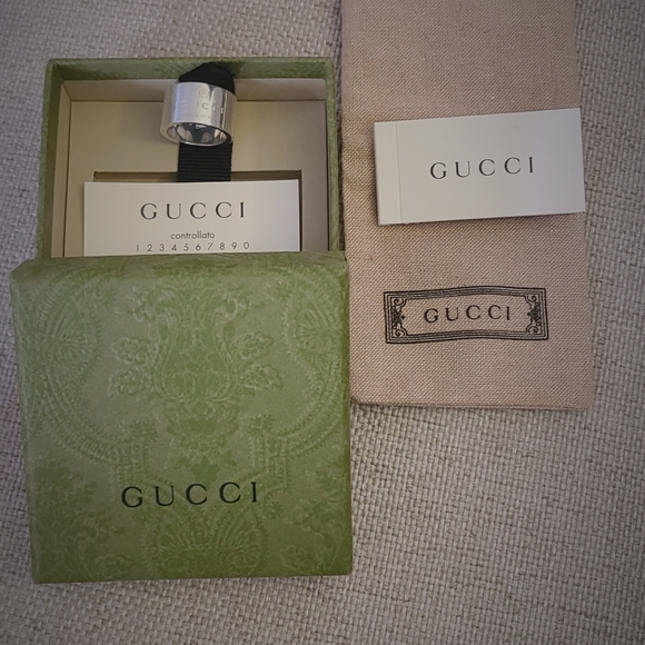 GUCCI STERLING SILVER SIZE 6 RING. NEW IN THE ORIGINAL BOX. - Picture 3 of 7